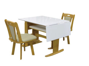 テーブルが30ｃｍ伸ばせる片バタ折り畳みテーブルの食卓セット！2人掛けとしても4人掛けとしても使える！ベンチはテーブル下に収納可能！鏡面仕上げの天板でキズ汚れに強いから使いやすい！