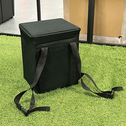 防災リュックにもなる玄関チェア