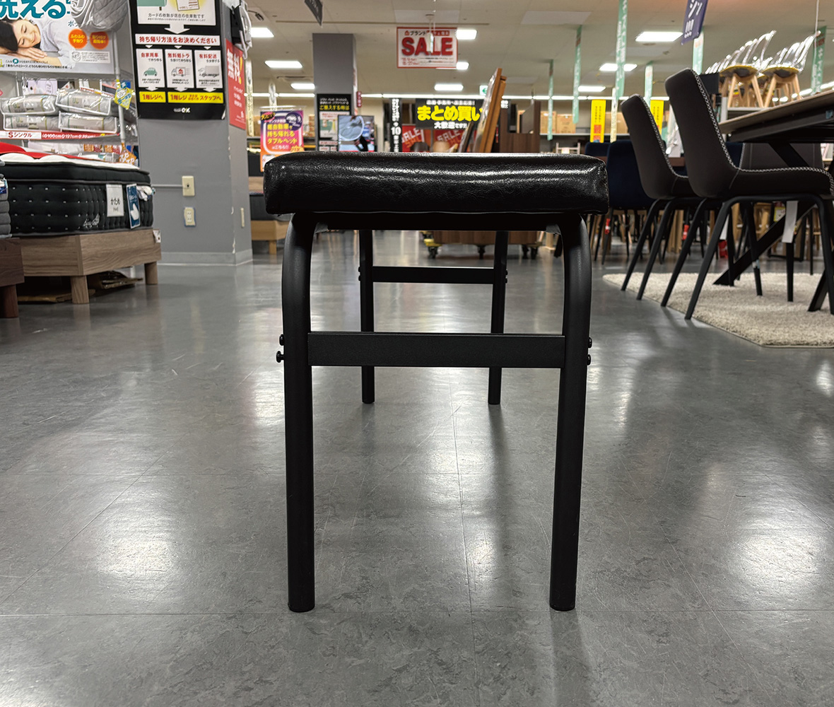 省スペースに置けるおしゃれなダイニング4点セット。子育て世代に