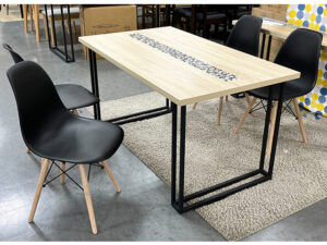 キズに強くてオシャレ！機能的でこの価格！売れ続けている人気商品！引っかきに強いからお子様がいるご家庭にも断然オススメ！モザイクガラスがデザインポイント！超人気デザインチェアとセット♬要チェック！