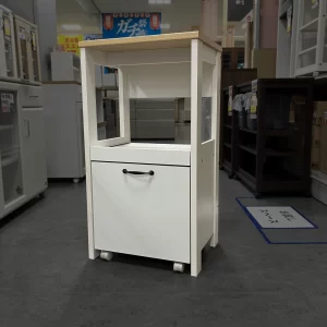 シンプルデザインで使いやすいキッチンカウンター！炊飯器も置けるスライド収納で家電まわりがすっきり♪下段は便利な引出し収納付きです！