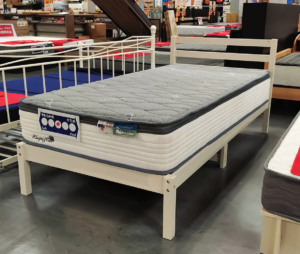 早い者勝ち！ラスト１台だからこそのセール価格！OKで人気の消臭防ダニ加工のマットレス。売り切れちゃったらごめんなさい！